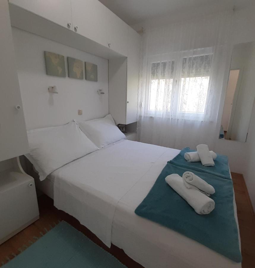 Apartman S Pogledom Ždrelac Eksteriør billede