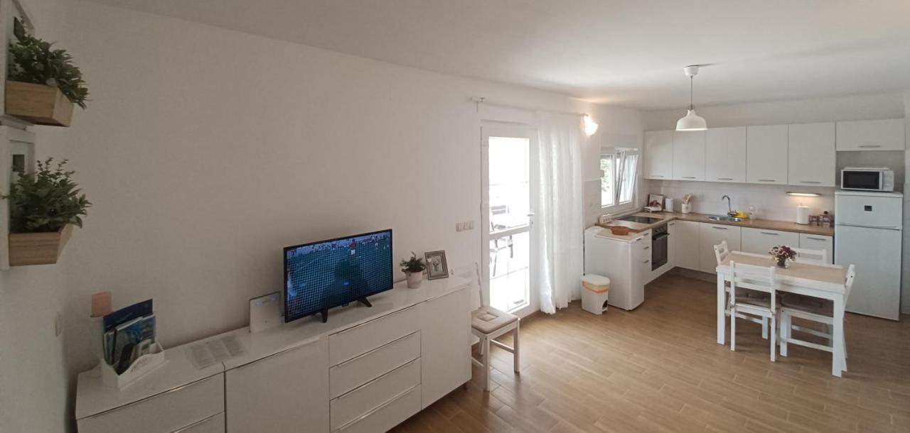 Apartman S Pogledom Ždrelac Eksteriør billede